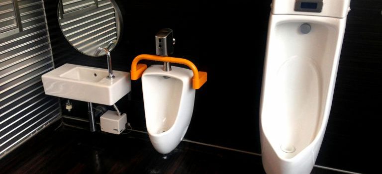 快適な暮らしを守るための洗面台選びとメンテナンスの知識と工夫 快適な暮らしを守るための洗面台選びとメンテナンスの知識と工夫